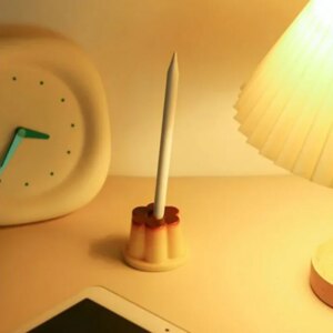 1PC Creative Pudding Pen Holder Cute Pudding Pen Holder Birthday Gift Creative Desktop Girl Heart Small Ornament